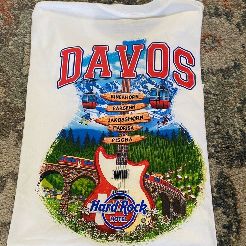 NWT Hard Rock Cafe Davos Tshirt